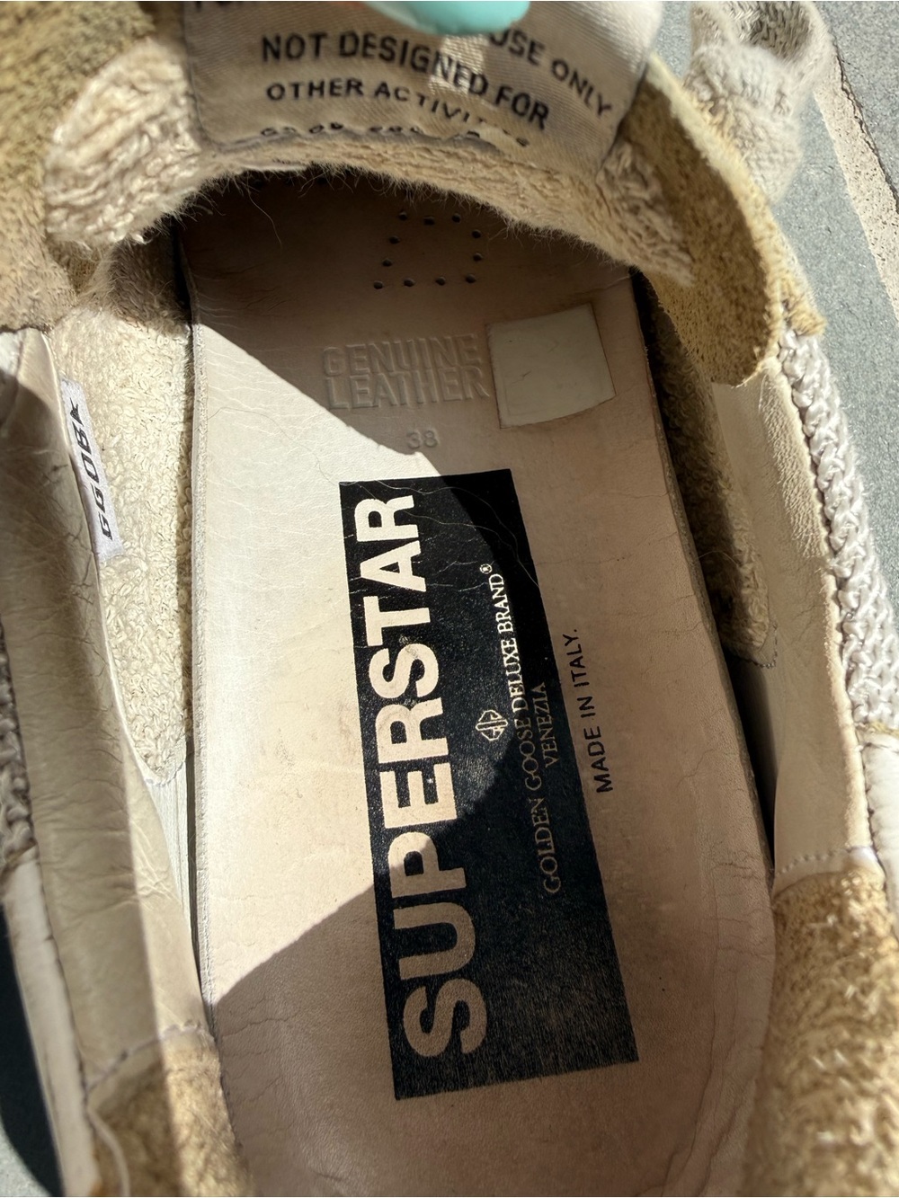 Barely used size 38 Golden Goose Super-Star in leather and mesh with black star. - Picture 7 of 8